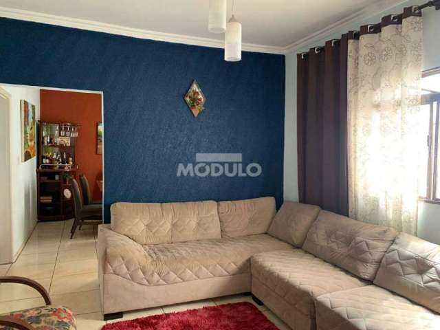 CASA RESIDENCIAL à venda, 4 quartos, 2 suítes, 3 vagas, Brasil - Uberlândia/MG