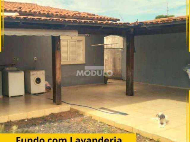 CASA RESIDENCIAL à venda, 3 quartos, 1 suíte, 3 vagas, Segismundo Pereira - Uberlândia/MG
