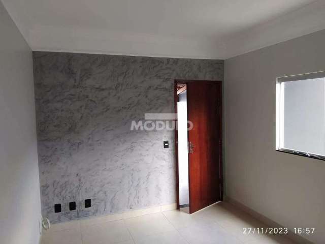 CASA RESIDENCIAL à venda, 3 quartos, 1 suíte, 2 vagas, JARDIM INCONFIDENCIA - Uberlândia/MG