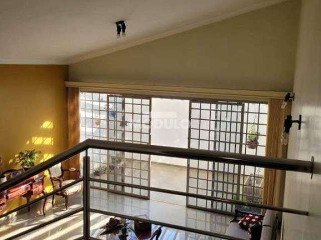 Excelente Casa no Saraiva otimo para ponto comercial