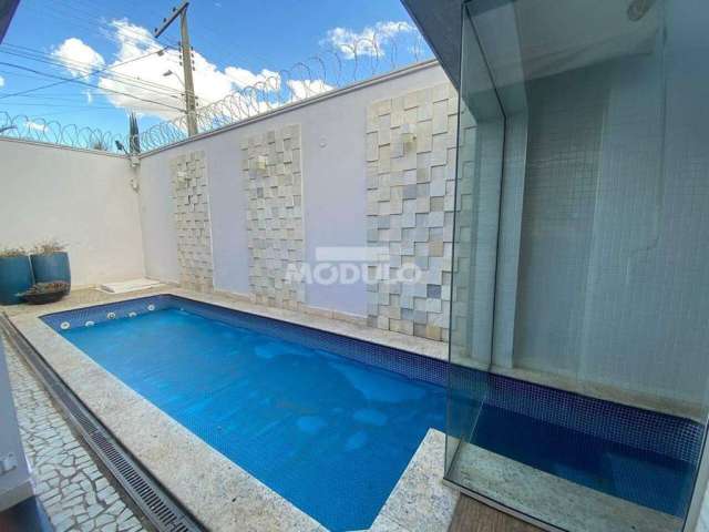 Excelente Casa com Fino Acabamento Karaiba