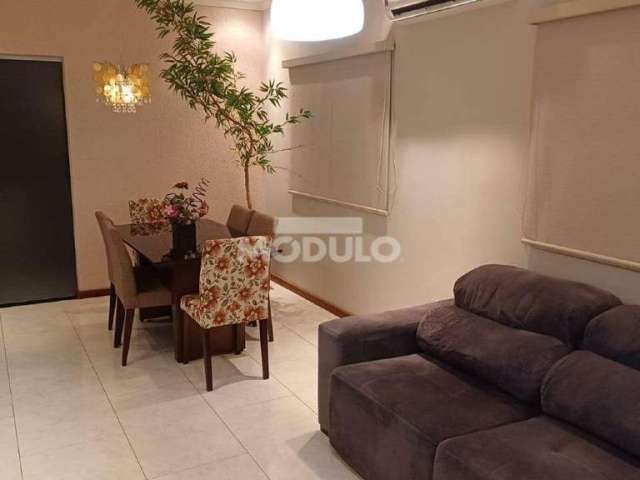 CASA RESIDENCIAL à venda, 3 quartos, 1 suíte, 2 vagas, JARDIM INCONFIDENCIA - Uberlândia/MG