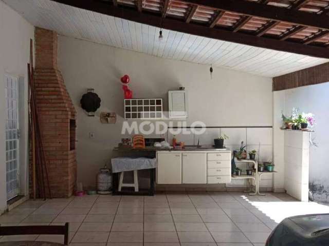 CASA RESIDENCIAL à venda, 3 quartos, 1 suíte, 3 vagas, CIDADE JARDIM - Uberlândia/MG