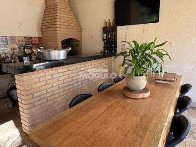 CASA RESIDENCIAL à venda, 3 quartos, 1 suíte, 4 vagas, Jardim Brasília - Uberlândia/MG