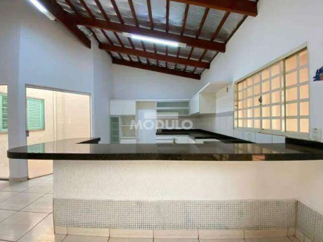 CASA RESIDENCIAL à venda, 4 quartos, 2 suítes, 4 vagas, Santa Mônica - Uberlândia/MG