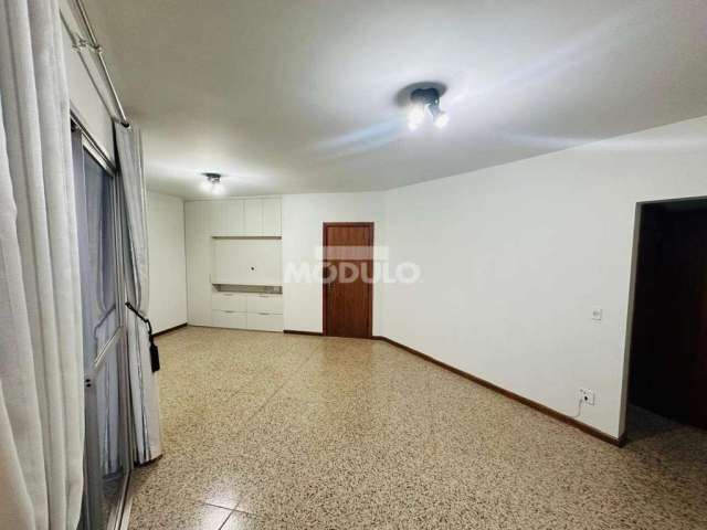 Apartamento à venda, 3 quartos, 1 suíte, 2 vagas, Fundinho