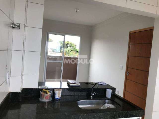 APARTAMENTO à venda, 2 quartos, 1 suíte, 1 vaga, UMUARAMA - Uberlândia/MG