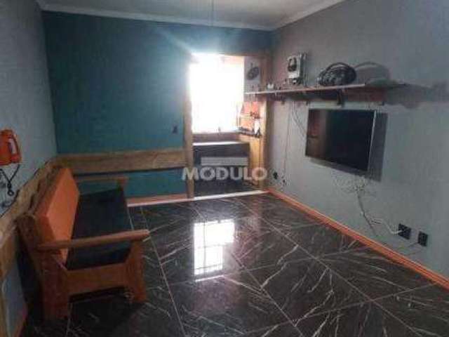 APARTAMENTO à venda, 3 quartos, 1 suíte, 1 vaga, Presidente Roosevelt - Uberlândia/MG