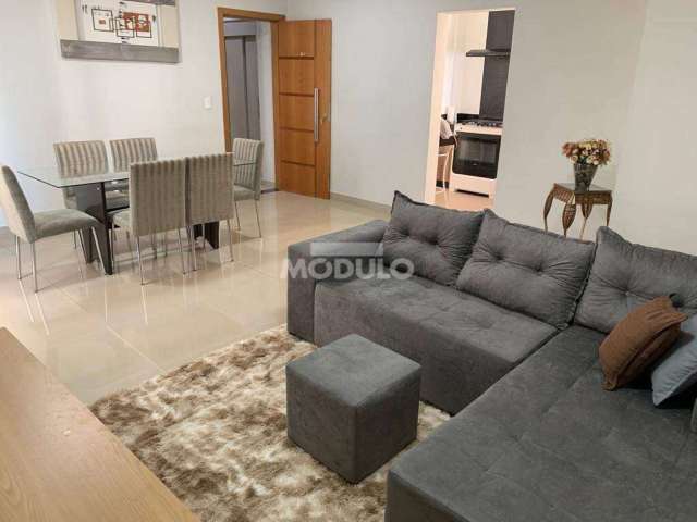 Apartamento mobiliado no Bairro Santa Mônica