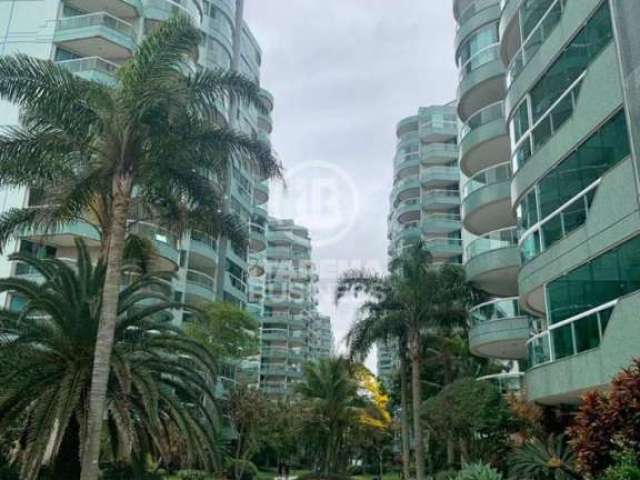 Apartamento 04 suÍtes em condomÍnio alto padrÃo, Meia Praia, Itapema - SC