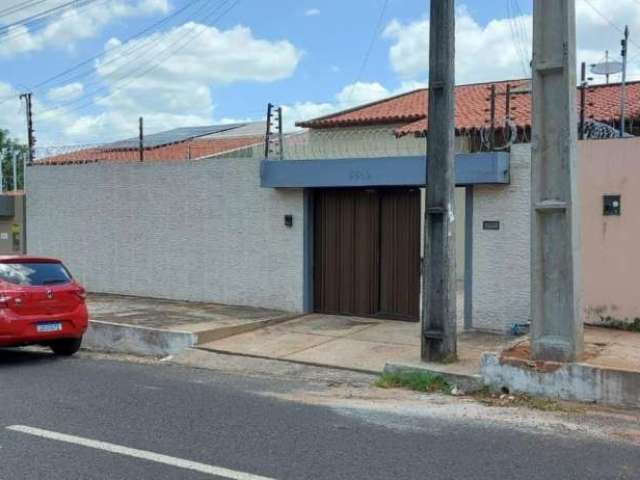 'Encantadora casa à venda no bairro Campestre em Teresina, com 3 quartos e ótimas comodidades.'