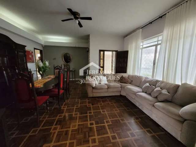 Casa com 3 quartos, 260 m², venda por R$ 1.050.000- Jardim Maria Augusta - Taubaté/SP