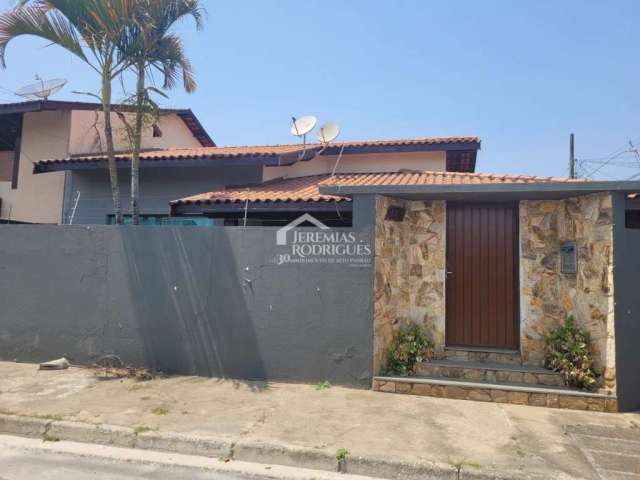 Casa com 3 dormitórios, 268 m² - Parque São Domingos - Pindamonhangaba/SP.