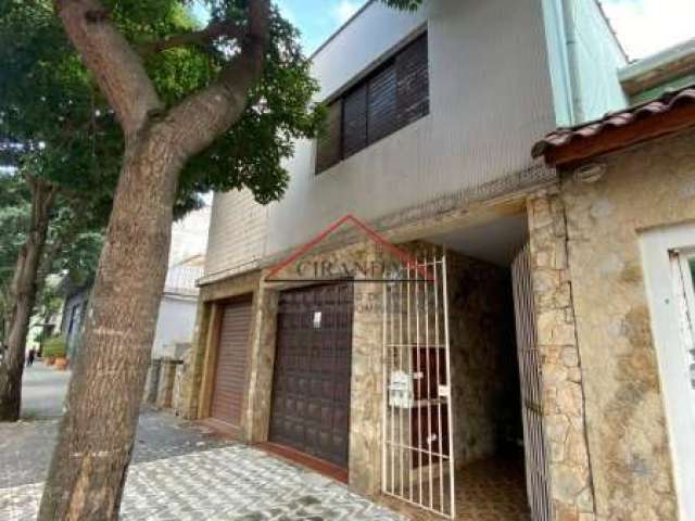 Casa com 4 quartos à venda na Rua Teodureto Souto, 602, Cambuci, São Paulo por R$ 800.000