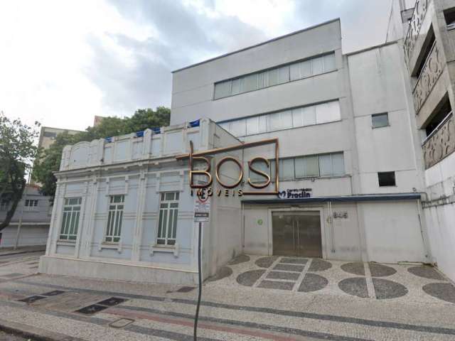 Prédio Comercial - 826 m² - 4 andares - Elevador - Localização: Área Hospitalar