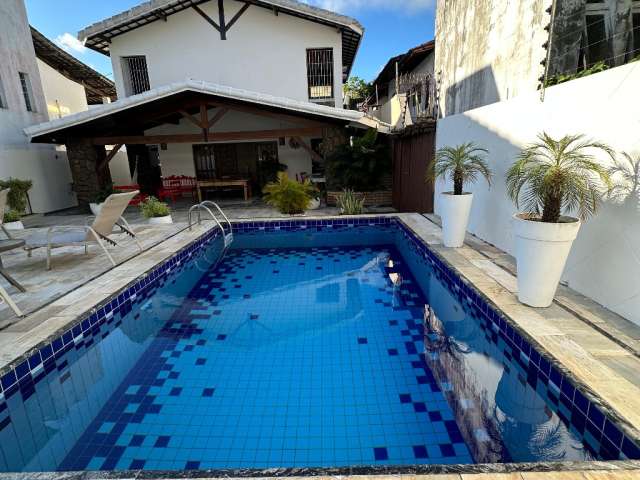 casa no itaigara  com 3 quartos espaço gourmet e piscina armários planejados