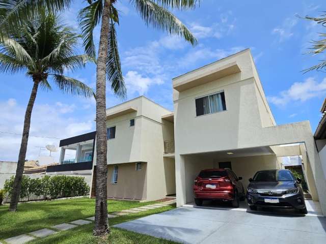 Casa a venda em Condominio Fechado em Villas do Atlântico 4 quartos área gourmet e piscina