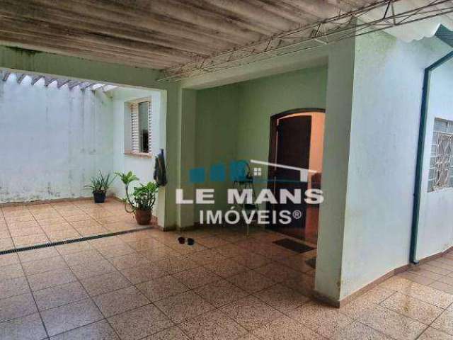 Casa com amplo quintal, 3 dormitórios à venda, 146 m² por R$ 550.000 - Vila Rezende - Piracicaba/SP