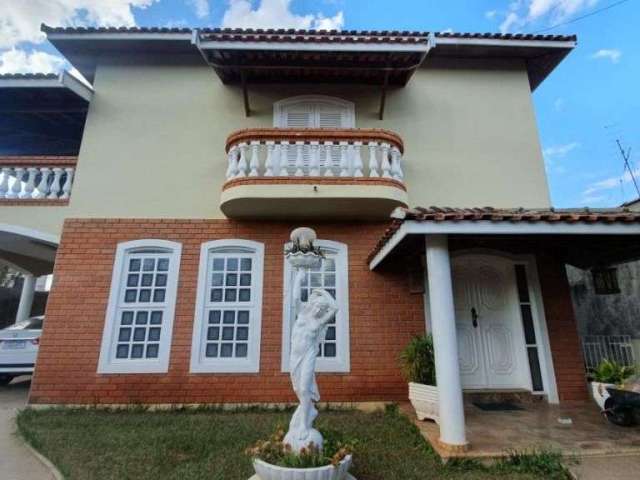 Casa com 3 dormitórios à venda, 376 m² por R$ 870.000,00 - Jardim São Francisco - Piracicaba/SP