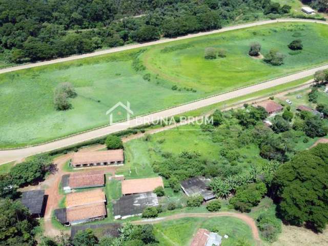 Haras para Venda em Teresópolis, Serra do Capim, 2 dormitórios, 1 suíte, 3 banheiros, 2 vagas