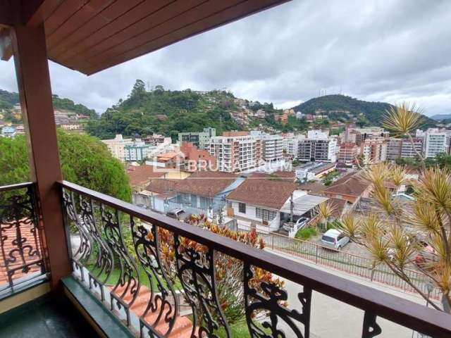 Casa para Venda em Teresópolis, Agriões, 4 dormitórios, 1 suíte, 4 banheiros, 2 vagas