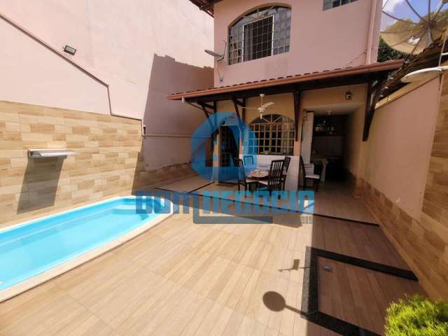 Excelente casa duplex à venda no Bairro JK 2, JK II, GOVERNADOR VALADARES - MG