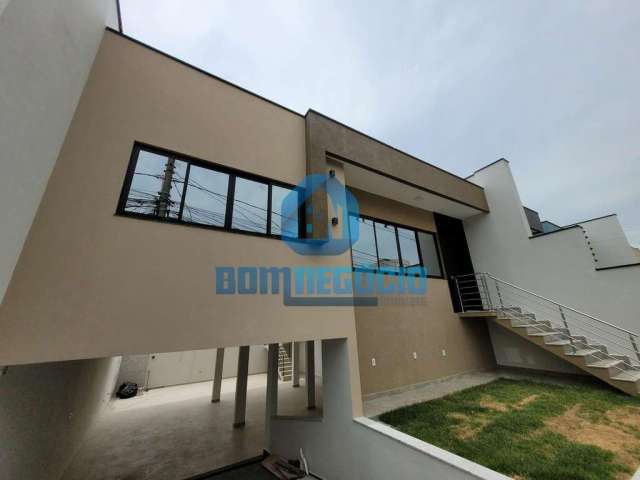 Casa com 4 dormitórios à venda,240.00 m , GOVERNADOR VALADARES - MG