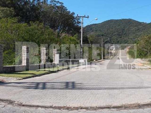 Casa com 3 quartos à venda no bairro Saco Grande em Florianópolis