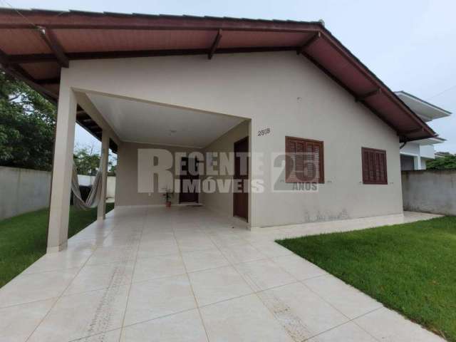 Casa à venda no bairro Ratones em Florianópolis.