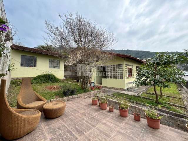 Casa à venda no bairro Trindade em Florianópolis