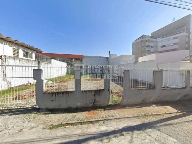 Terreno à venda no bairro Trindade em Florianópolis com 360 m² de área.