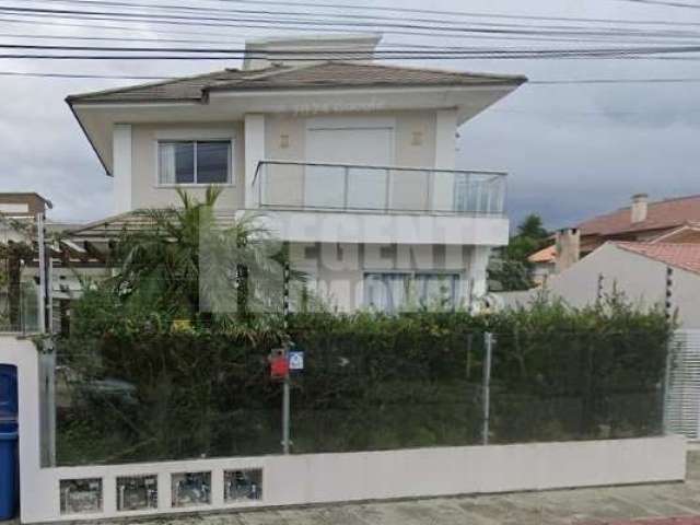 Casa em Condominio 3 suítes- Jardim Anchieta - Florianopolis