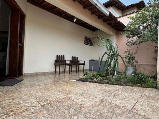 Casa à venda no bairro Jardim Centro - Patos de Minas/MG