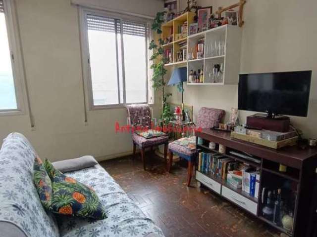 Kitnet / Stúdio à venda na Rua Epitácio Pessoa, República, São Paulo, 45 m2 por R$ 299.000