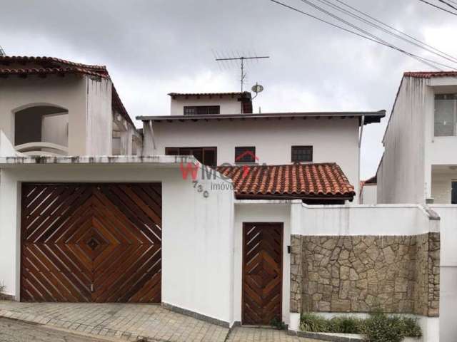 Casa à venda na Vila Oliveira, Mogi das Cruzes-SP: 3 quartos, 3 suítes, 3 salas, 4 banheiros, 4 vagas - 340m². Venha conferir!