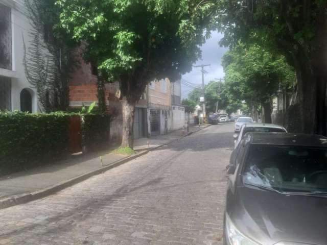 Casa para Venda em Salvador, Barris, 7 dormitórios, 2 suítes, 5 banheiros, 1 vaga