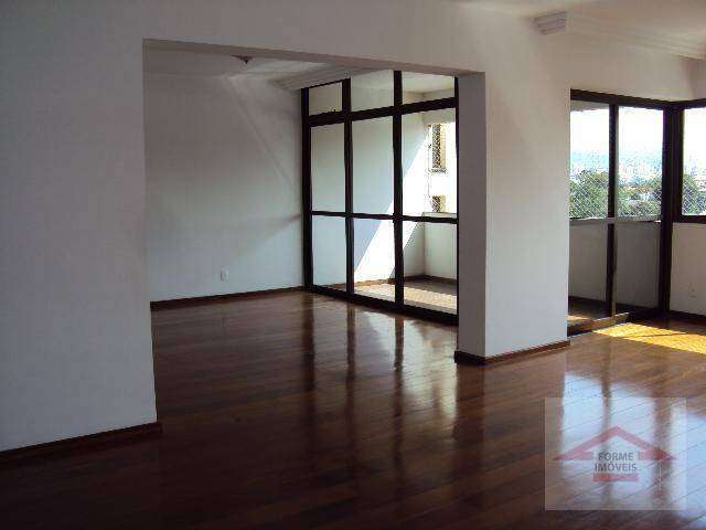 Apartamento,   220 m2, 4 dormitórios.