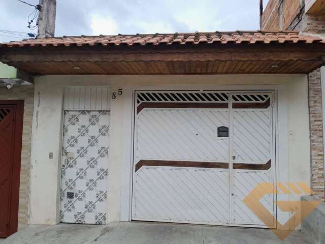 Vende-se terreno com 3 casas no quintal