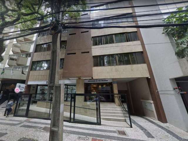 Ponto comercial com 1 sala à venda no Centro, Curitiba  por R$ 300.000