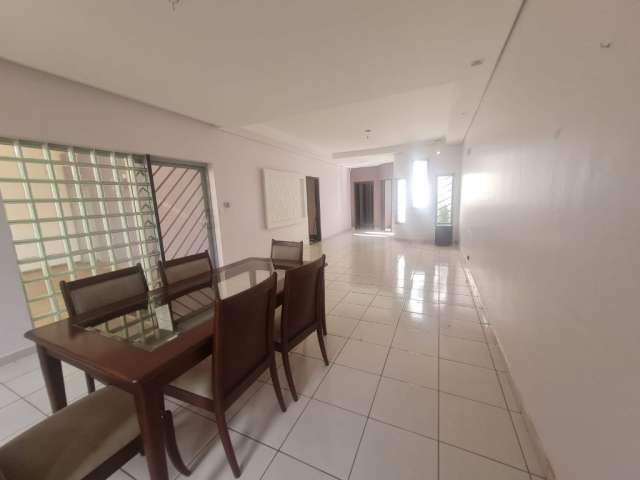 Casa Jardim Irajá / Residencial e Comercial