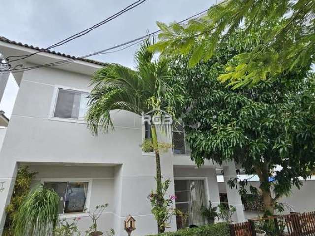 Casa 4/4 com suíte no Foz do Joanes em Buraquinho R$ 890.000,00