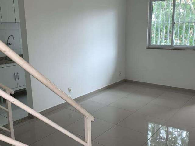 Apartamento tipo casa duplex 2QTOS com vaga de vila