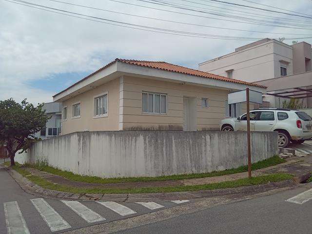 Casa terrea em Cotia no condominio Terras de São Fernando