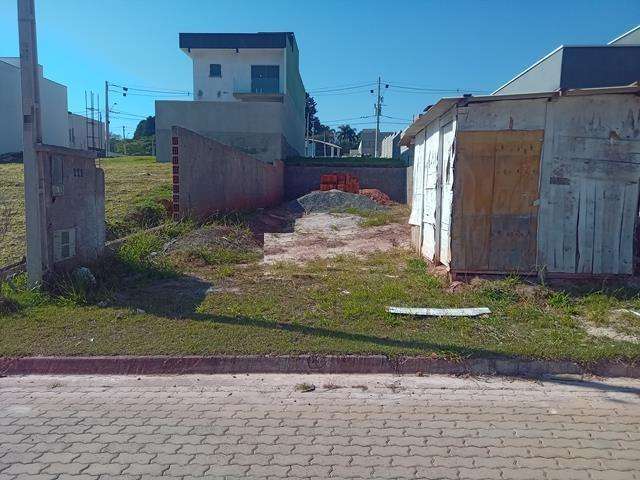 Terreno plano no condomínio Residencial Lago dos Pássaros