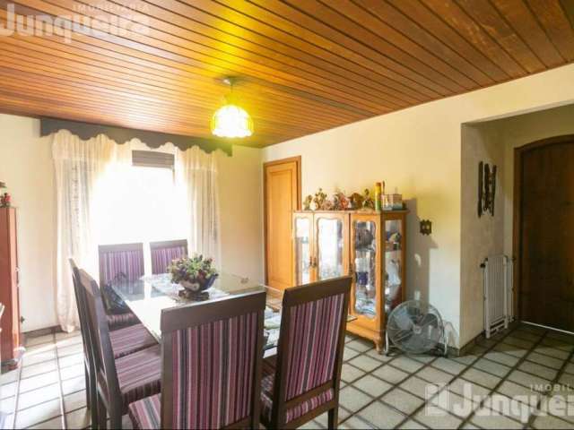 Casa à venda, 6 quartos, 2 suítes, 3 vagas, Nova Piracicaba - Piracicaba/SP