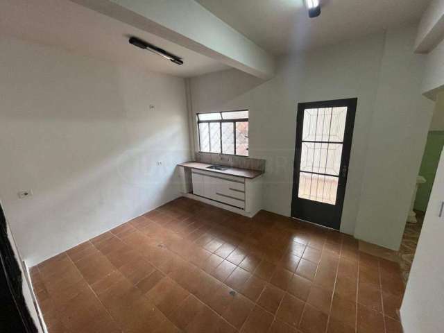 Casa para aluguel, 3 quartos, 1 suíte, Vila Rezende - Piracicaba/SP