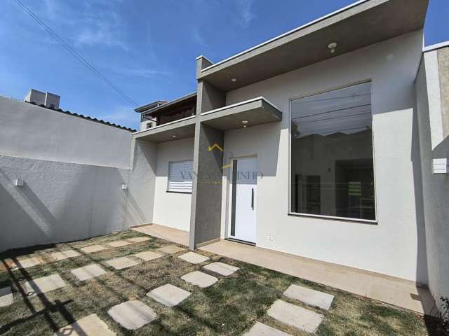 Casa para Venda em Atibaia, Nova Atibaia, 2 dormitórios, 2 suítes, 3 banheiros, 2 vagas