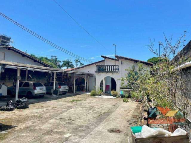 Casa com 4 dormitórios à venda, 170 m² por R$ 650.000,00 - Sumaré - Caraguatatuba/SP