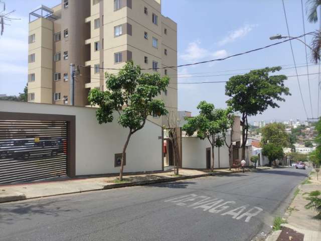 Apartamento 2 quartos, 1 vaga, no Santa Mônica!!!