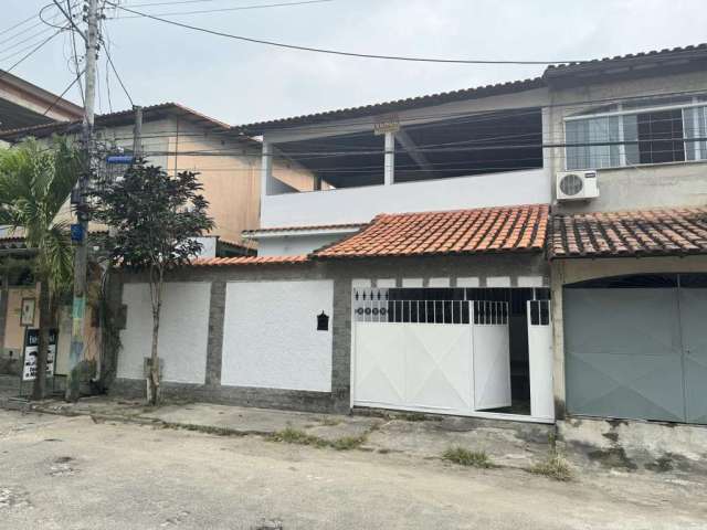 Casa Duplex para Venda em Rio de Janeiro, Campo Grande, 3 dormitórios, 1 suíte, 3 banheiros, 1 vaga